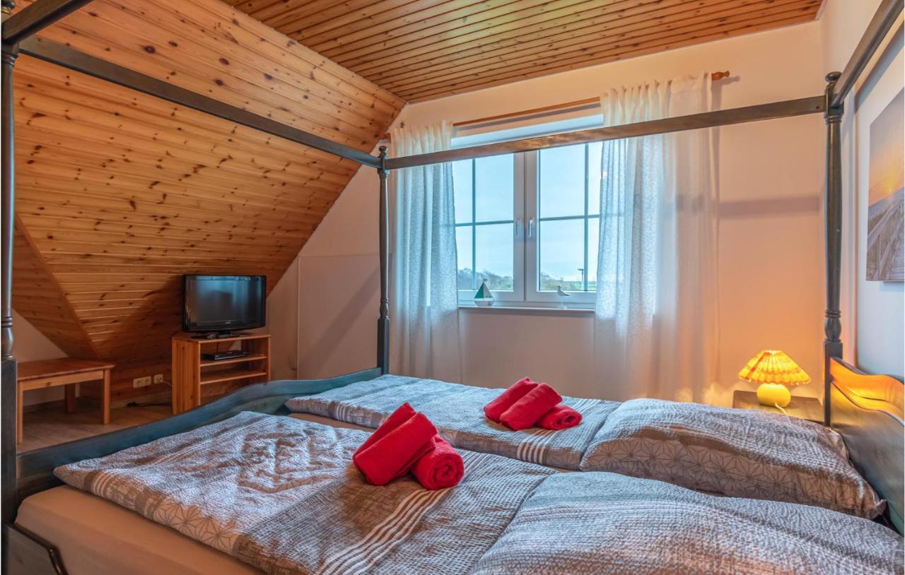 Awesome Home In Friedrichskoog-Spitze With 2 Bedrooms And Wifi 外观 照片